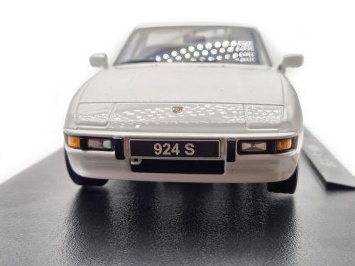 Porsche 924S coupe (1986) - biela - KK-Scale - 1:18