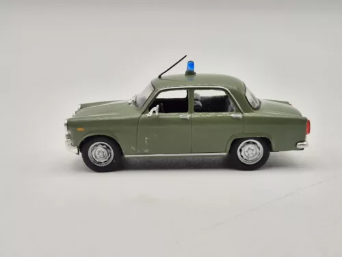 Alfa Romeo Giulietta – policajné vozidlo – Edicola – 1:43