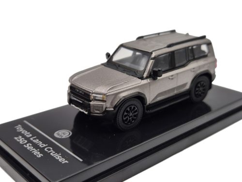 Toyota Land Cruiser 250 LHD (2024) – Paragon Models – 1:64 1/64 model auta