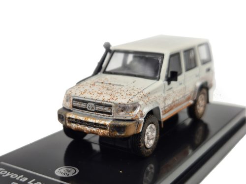 Toyota Land Cruiser 76 Off Road LHD (2017) – Paragon Models – 1:64 1/64 model auta