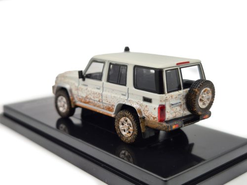 Toyota Land Cruiser 76 Off Road LHD (2017) – Paragon Models – 1:64 1/64 model auta