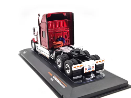 International Lonestar Tractor (2010) - kamión - Ixo - 1:64 model