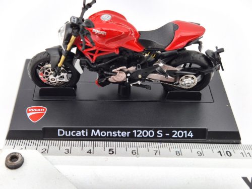 Ducati Monster 1200S (2014) - Edicola - 1:24 model motocykla