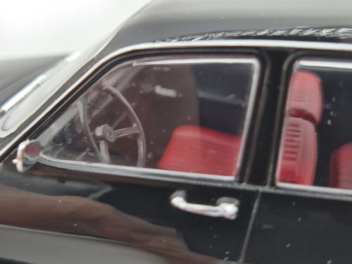 Dacia 1300 - Renault R12 (1969) - čierna - Whitebox - 1:24 model auta