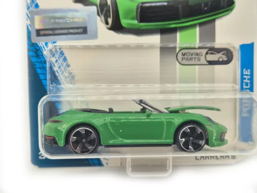 Porsche 911 Carrera S - zelená - Porsche Premium - Majorette - 1:64