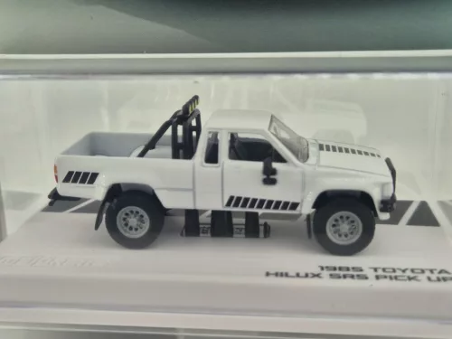 Toyota Hilux SR5 Pickup (1985) - biela - Majorette collection series 2026 /1 - Majorette - 1:64