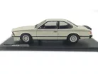 BMW E24 635 CSi coupe (1984) - biely - Solido - 1:18