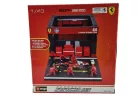 Ferrari Pit Stop - dioráma boxu - SF-25 F1 #44 (2025) - Lewis Hamilton - so mechanikmi - Bburago - 1:43