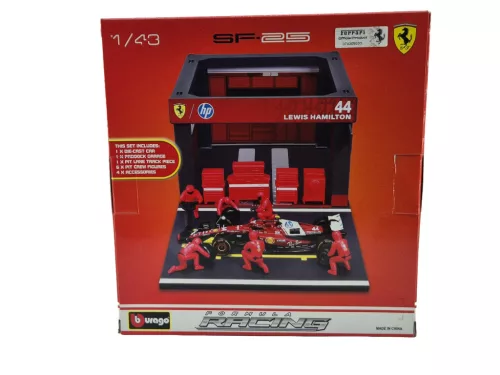 Ferrari Pit Stop - dioráma boxu - SF-25 F1 #44 (2025) - Lewis Hamilton - so mechanikmi - Bburago - 1:43