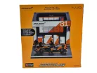 McLaren Pit Stop - dioráma boxu - MCL39 F1 #81 (2025) - Oscar Piastri - so mechanikmi - Bburago - 1:43